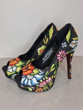 Tattoo Floral Platform Heels Size 7.5